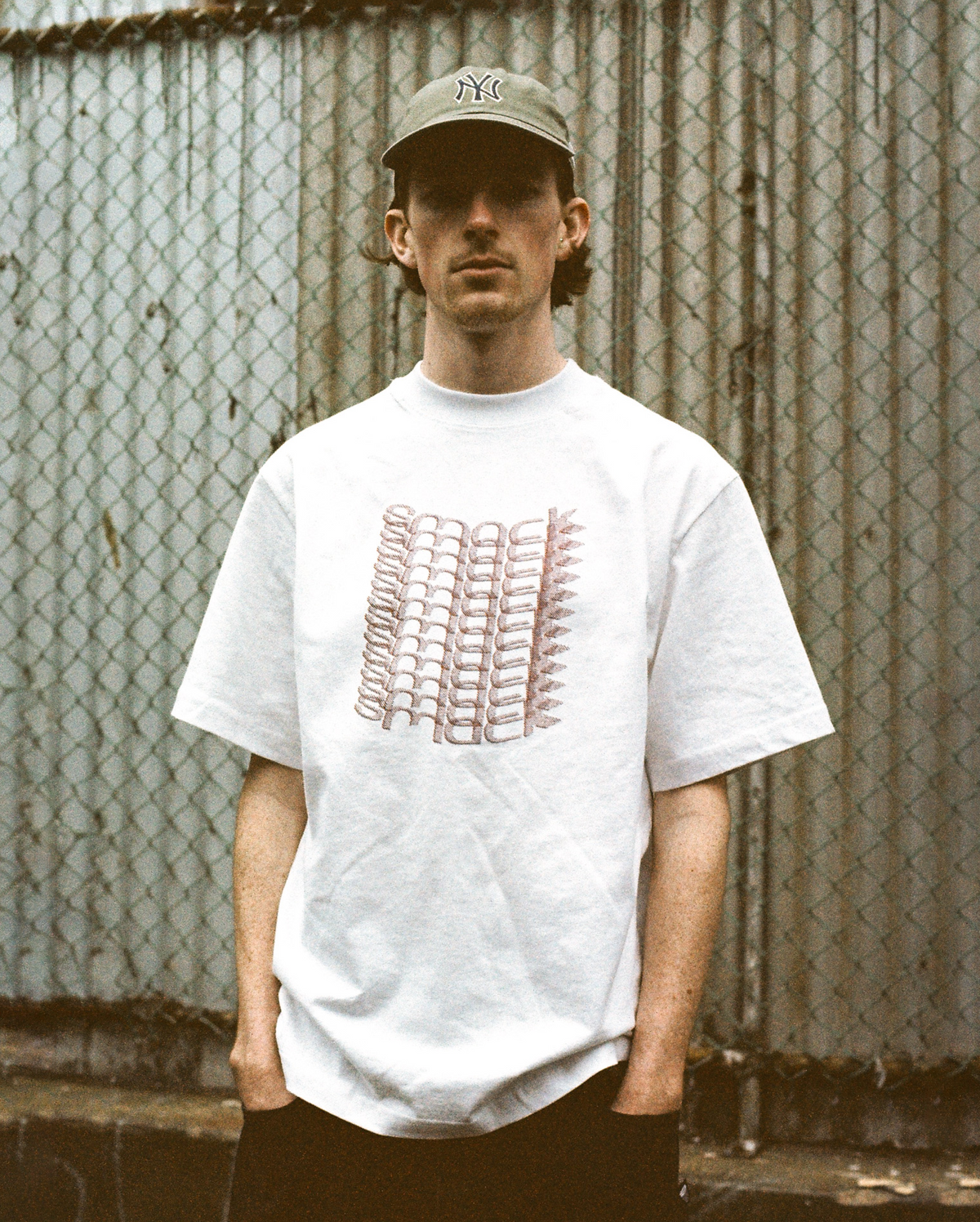 t-shirt warped - blue + red print