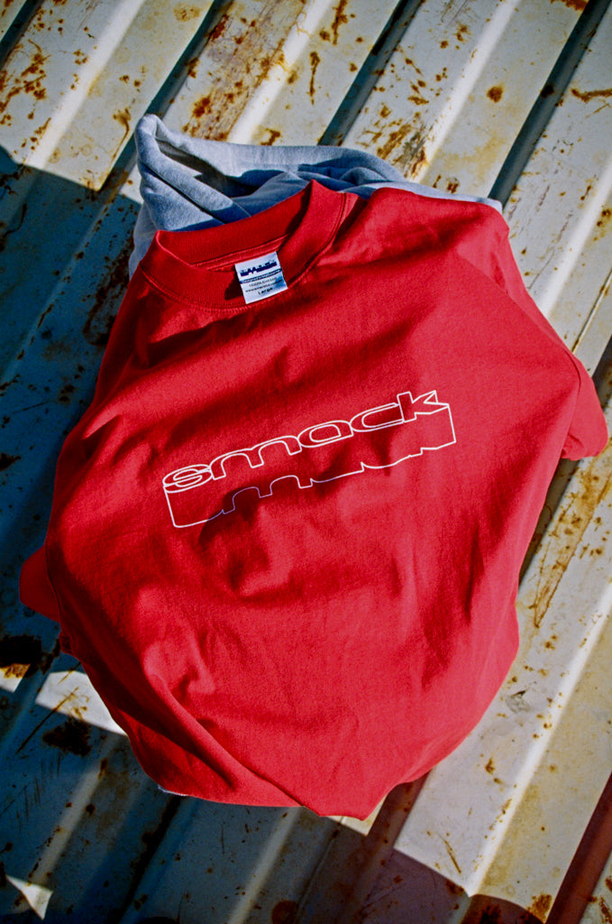 t-shirt sunken outline - cardinal red