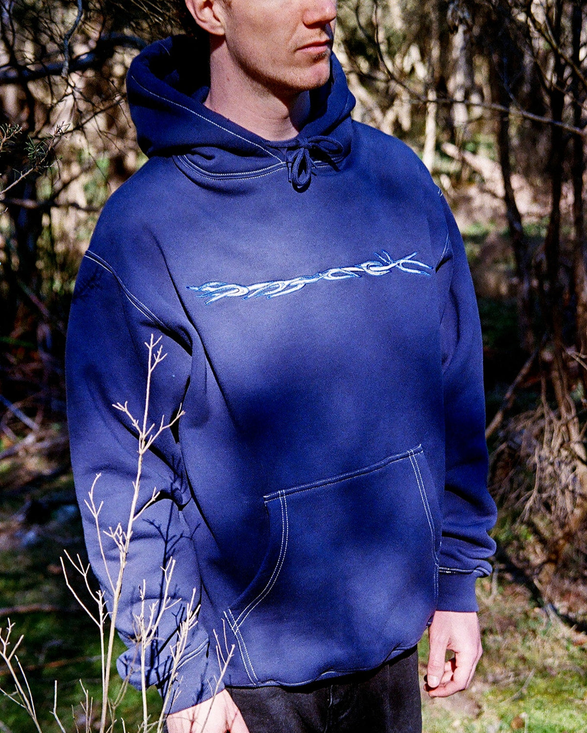 hoodie barbwire - contrast stitch