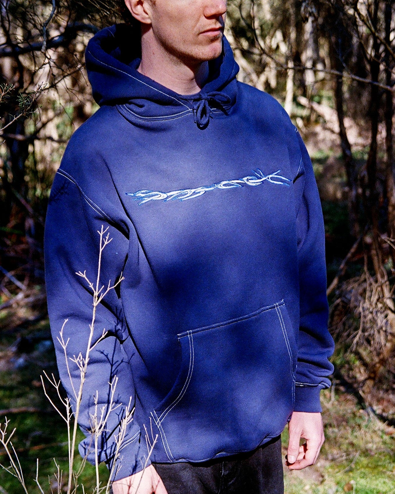 hoodie barbwire - contrast stitch