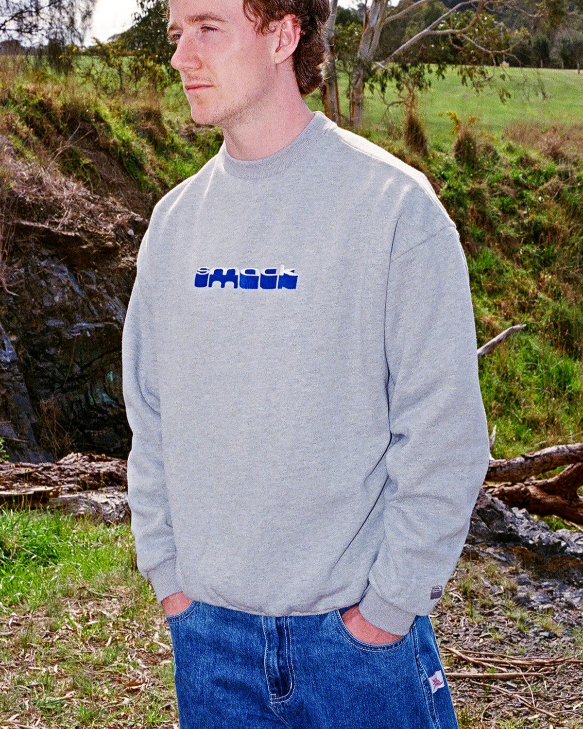 crewneck sunken - white + blue embroidery