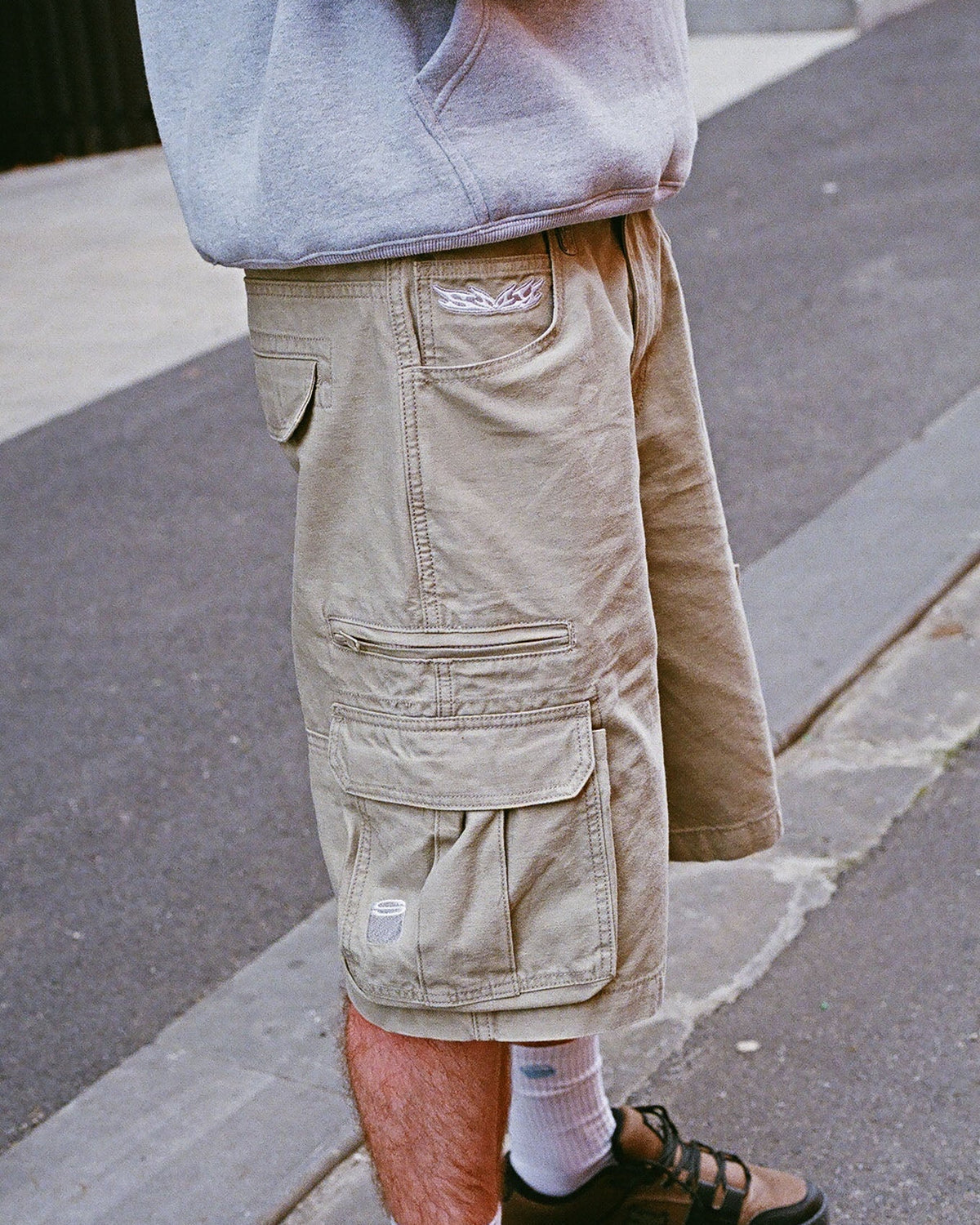 cargo shorts - khaki