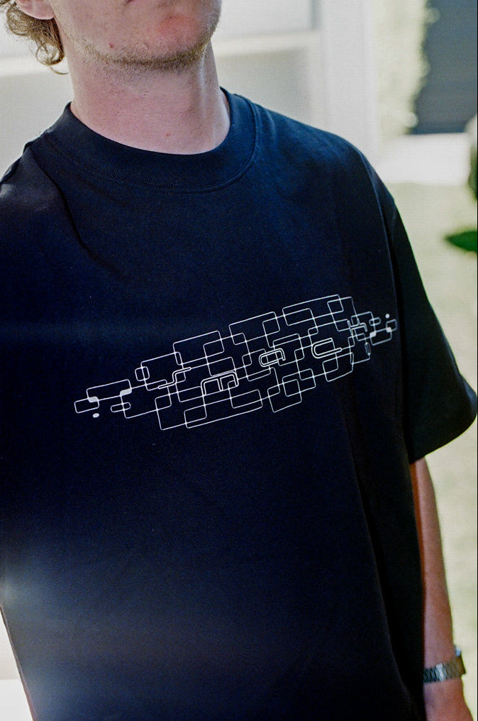 t-shirt puzzle - black