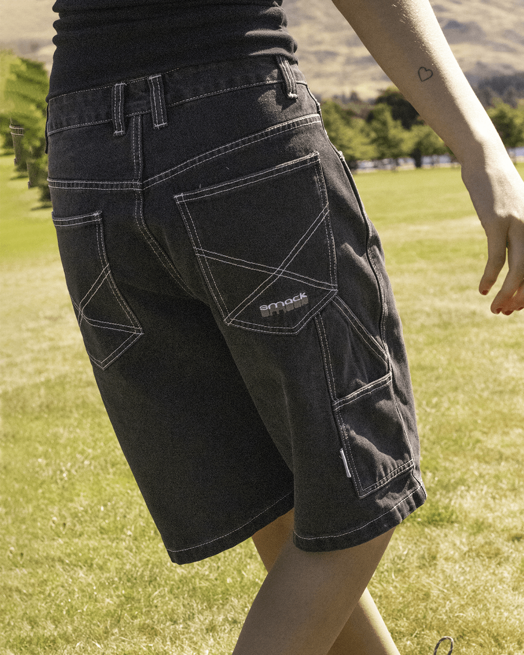 denim shorts - washed black